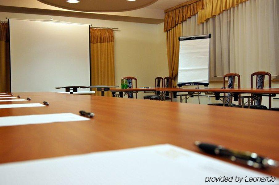 Hotel Ossowski Swarzędz Esterno foto