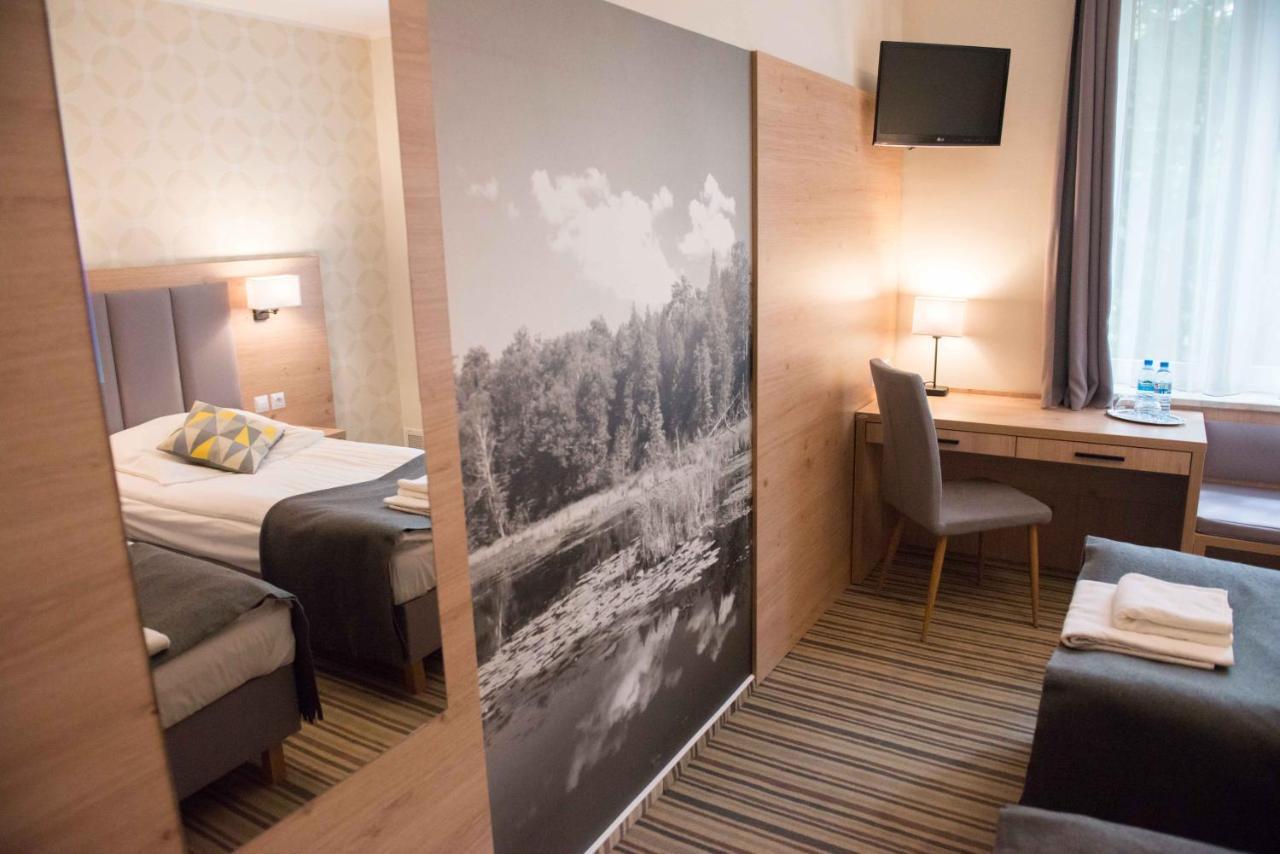 Hotel Ossowski Swarzędz Esterno foto